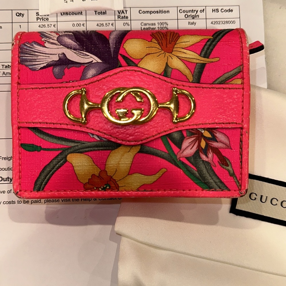 Gucci wallet, neon pink